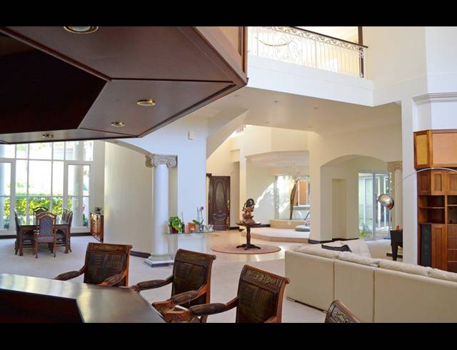 BEDROOM HOUSE FOR SALE IN SANDHURST